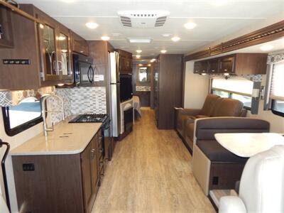 2017 Thor Hurricane 35M   - Photo 42 - Angola, IN 46703