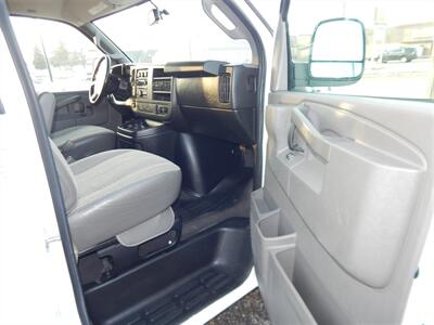 2019 Chevrolet Express LS 3500  15 Passenger - Photo 14 - Angola, IN 46703