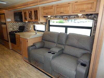 2017 Thor Hurricane 29M   - Photo 41 - Angola, IN 46703
