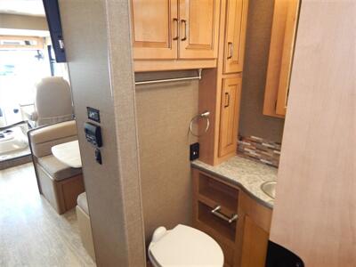 2017 Thor Hurricane 29M   - Photo 48 - Angola, IN 46703