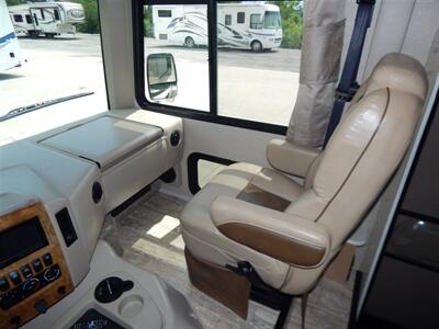 2017 Thor Hurricane 29M   - Photo 34 - Angola, IN 46703