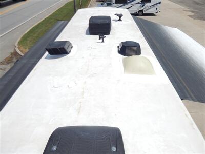 2017 Thor Hurricane 29M   - Photo 59 - Angola, IN 46703