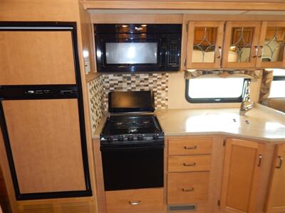 2017 Thor Hurricane 29M   - Photo 45 - Angola, IN 46703