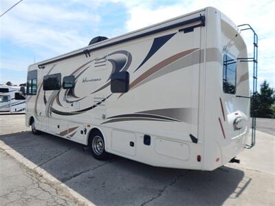 2017 Thor Hurricane 29M   - Photo 5 - Angola, IN 46703