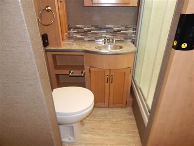2017 Thor Hurricane 29M   - Photo 46 - Angola, IN 46703