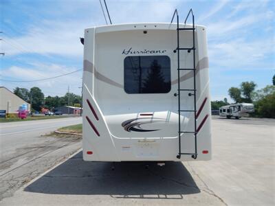 2017 Thor Hurricane 29M   - Photo 4 - Angola, IN 46703