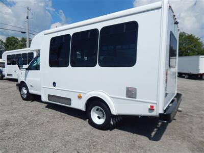 2016 CHEVROLET Express E4500   - Photo 2 - Angola, IN 46703