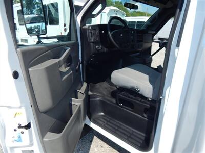2016 CHEVROLET Express E4500   - Photo 14 - Angola, IN 46703