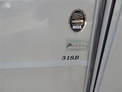 2017 Coachmen Pursuit 31SB   - Photo 15 - Angola, IN 46703