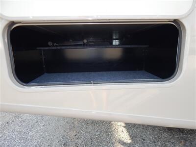 2017 Coachmen Pursuit 31SB   - Photo 9 - Angola, IN 46703