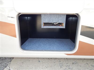 2017 Coachmen Pursuit 31SB   - Photo 14 - Angola, IN 46703