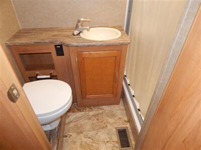 2017 Coachmen Pursuit 31SB   - Photo 38 - Angola, IN 46703