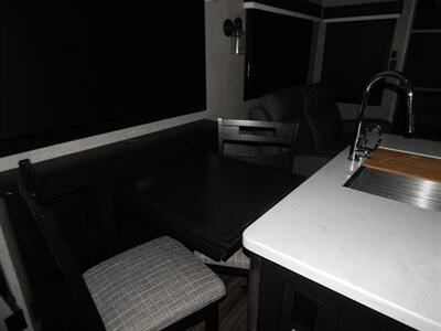 2022 Jayco North Pointe 377 RLBH  N1LL - Photo 27 - Angola, IN 46703