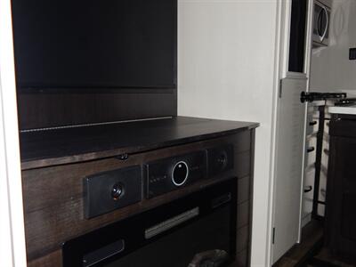 2022 Jayco North Pointe 377 RLBH  N1LL - Photo 34 - Angola, IN 46703