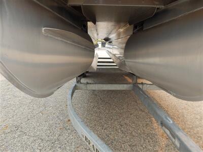 2023 Bennington LX 23SB  Tritoon - Photo 9 - Angola, IN 46703