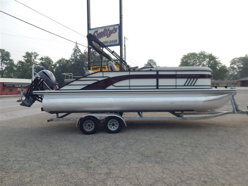 2023 Bennington LX 23SB  Tritoon - Photo 1 - Angola, IN 46703