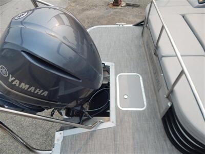 2023 Bennington LX 23SB  Tritoon - Photo 17 - Angola, IN 46703
