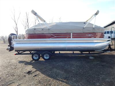 2019 Tracker Party Barge Deluxe 22DLX XP3  Tritoon - Photo 3 - Angola, IN 46703