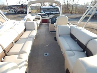 2019 Tracker Party Barge Deluxe 22DLX XP3  Tritoon - Photo 16 - Angola, IN 46703