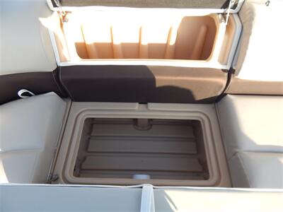 2019 Tracker Party Barge Deluxe 22DLX XP3  Tritoon - Photo 19 - Angola, IN 46703