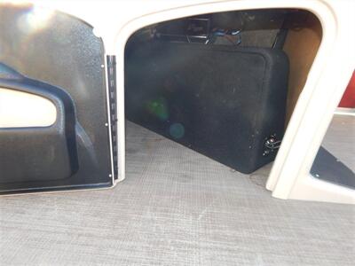 2019 Tracker Party Barge Deluxe 22DLX XP3  Tritoon - Photo 24 - Angola, IN 46703