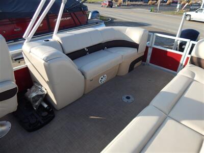 2019 Tracker Party Barge Deluxe 22DLX XP3  Tritoon - Photo 8 - Angola, IN 46703