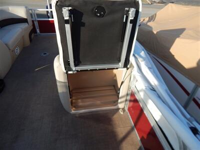 2019 Tracker Party Barge Deluxe 22DLX XP3  Tritoon - Photo 23 - Angola, IN 46703