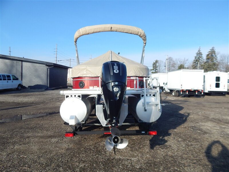 2019 Tracker Party Barge Deluxe 22DLX XP3  Tritoon