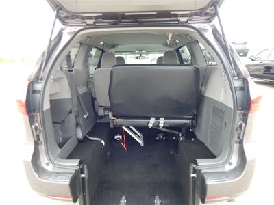 2017 Toyota Sienna LE 7-Passenger Auto Access Seat  Handicap Accessible AMT - Photo 15 - Angola, IN 46703