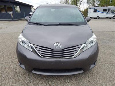 2017 Toyota Sienna LE 7-Passenger Auto Access Seat  Handicap Accessible AMT - Photo 4 - Angola, IN 46703