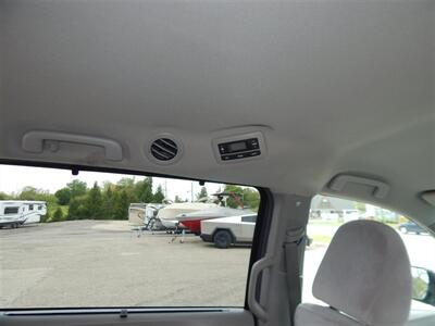 2017 Toyota Sienna LE 7-Passenger Auto Access Seat  Handicap Accessible AMT - Photo 22 - Angola, IN 46703