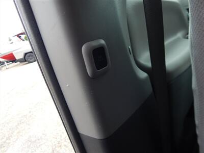 2017 Toyota Sienna LE 7-Passenger Auto Access Seat  Handicap Accessible AMT - Photo 18 - Angola, IN 46703