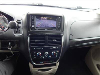 2018 Dodge Grand Caravan SE  Stow 'N' Go - Photo 27 - Angola, IN 46703