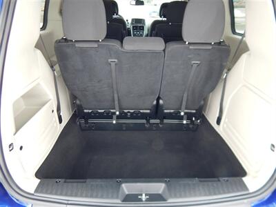 2018 Dodge Grand Caravan SE  Stow 'N' Go - Photo 10 - Angola, IN 46703