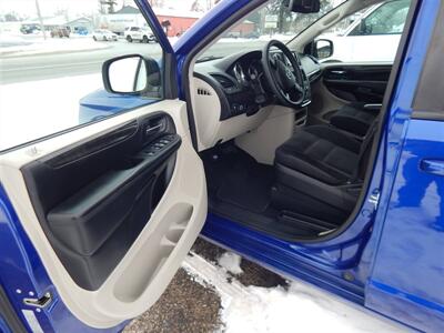 2018 Dodge Grand Caravan SE  Stow 'N' Go - Photo 19 - Angola, IN 46703