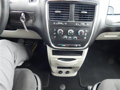 2018 Dodge Grand Caravan SE  Stow 'N' Go - Photo 28 - Angola, IN 46703