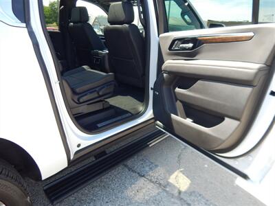 2026 Chevrolet Suburban High Country   - Photo 13 - Angola, IN 46703