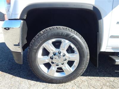 2016 GMC Sierra 2500 SLE   - Photo 14 - Angola, IN 46703