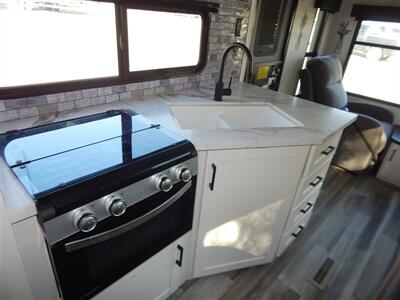 2026 Jayco JAY FLIGHT SLX 262RLS   - Photo 24 - Angola, IN 46703