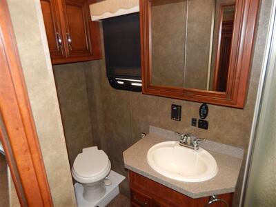 2015 Newmar Baystar 3401   - Photo 40 - Angola, IN 46703