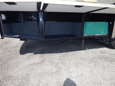 2015 Newmar Baystar 3401   - Photo 10 - Angola, IN 46703