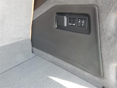 2022 Cadillac Escalade Premium Luxury  4wd - Photo 16 - Angola, IN 46703