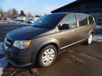 2017 Dodge Grand Caravan SE   - Photo 3 - Angola, IN 46703