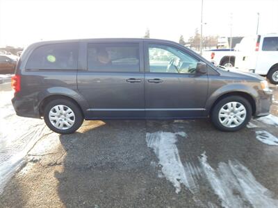 2017 Dodge Grand Caravan SE   - Photo 6 - Angola, IN 46703