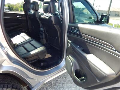 2019 Jeep Grand Cherokee Overland  4wd - Photo 12 - Angola, IN 46703