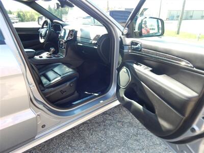 2019 Jeep Grand Cherokee Overland  4wd - Photo 15 - Angola, IN 46703