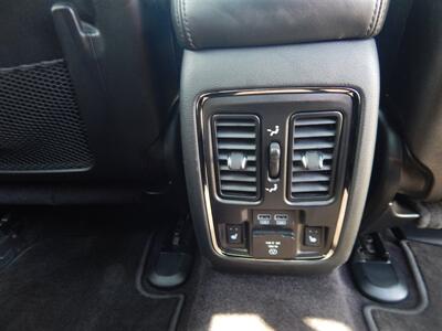 2019 Jeep Grand Cherokee Overland  4wd - Photo 14 - Angola, IN 46703