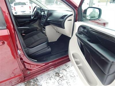 2018 Dodge Grand Caravan SE  Stow 'N' Go - Photo 15 - Angola, IN 46703