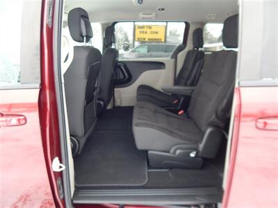 2018 Dodge Grand Caravan SE  Stow 'N' Go - Photo 18 - Angola, IN 46703