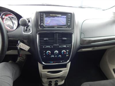 2018 Dodge Grand Caravan SE  Stow 'N' Go - Photo 28 - Angola, IN 46703